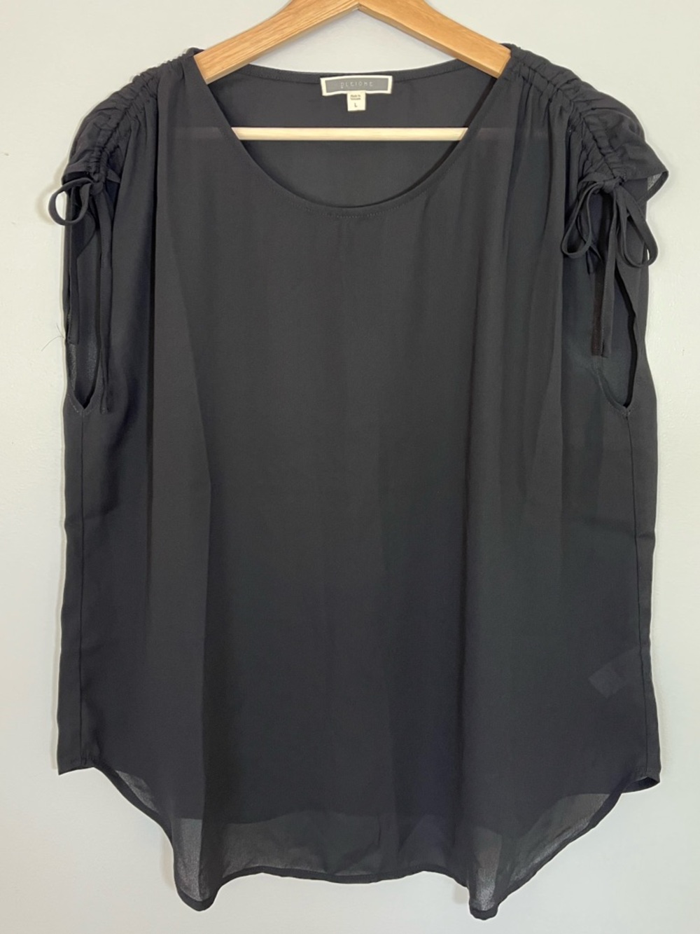 Pleione Black Drawstring Ruched Shoulder Blouse Top Women’s Large
